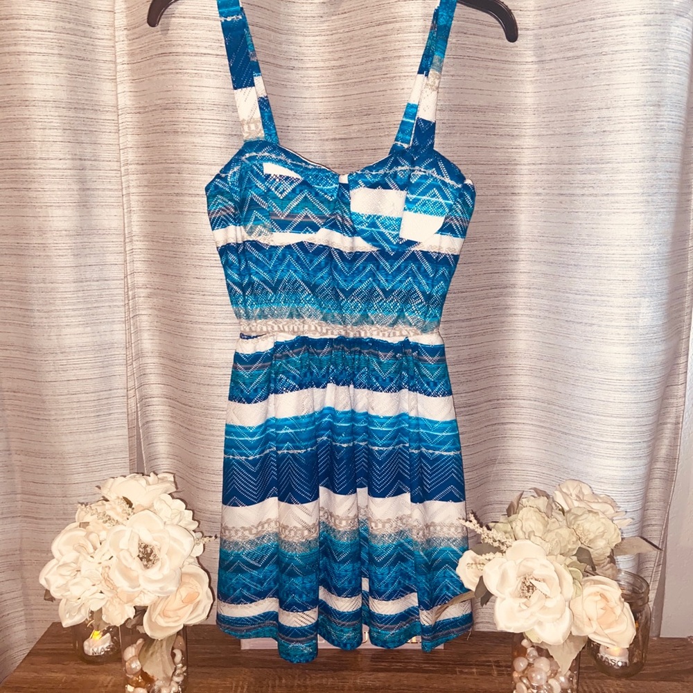 Blue and white stripped spring dress 💐